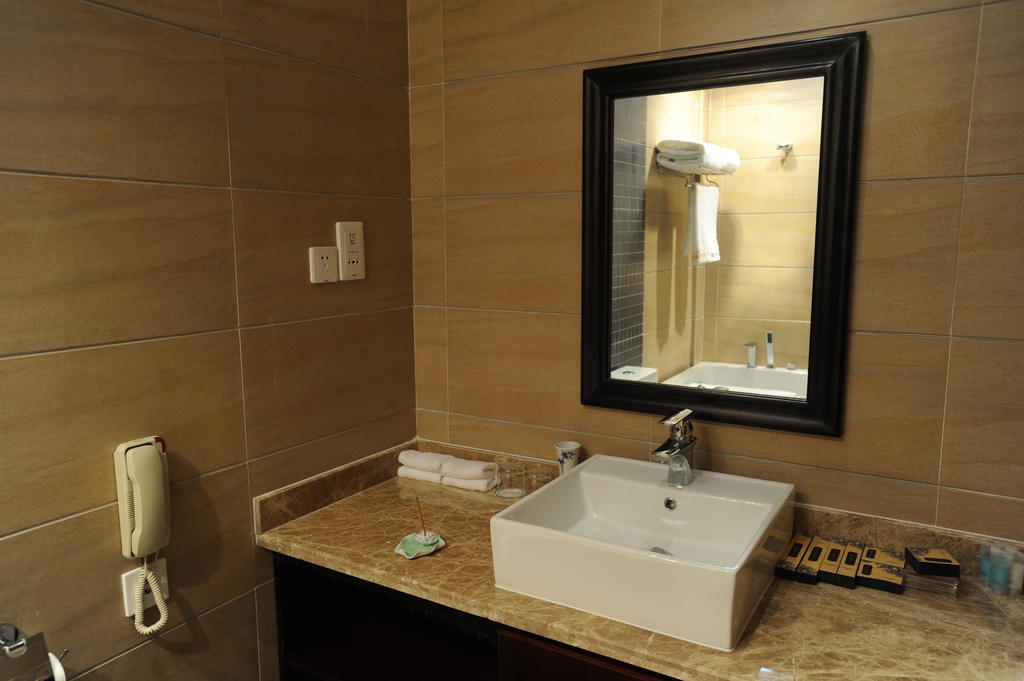 Xigaze Wanrun International Resort Hotel In Tibet الغرفة الصورة